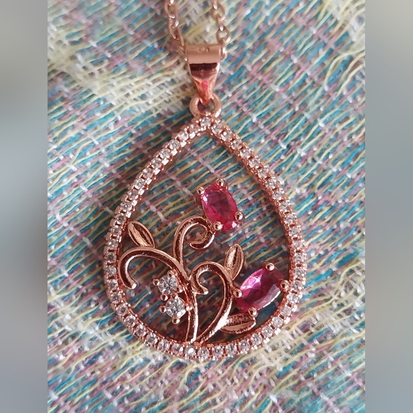 Rose Gold Plated Ruby Colored Stone Flower Pendant Necklace - Picture 3 of 6